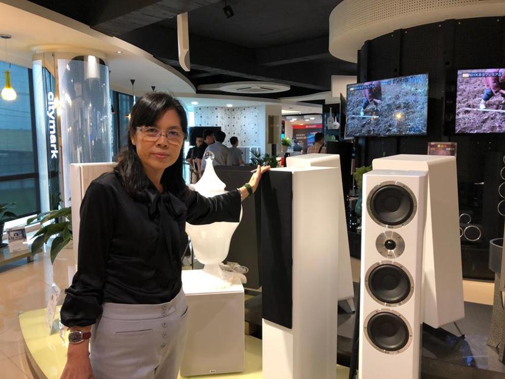 中聯發董事長王麗珠5日親自發表英國頂級美麗典Meridian數位流音響系統。圖：劉朱松