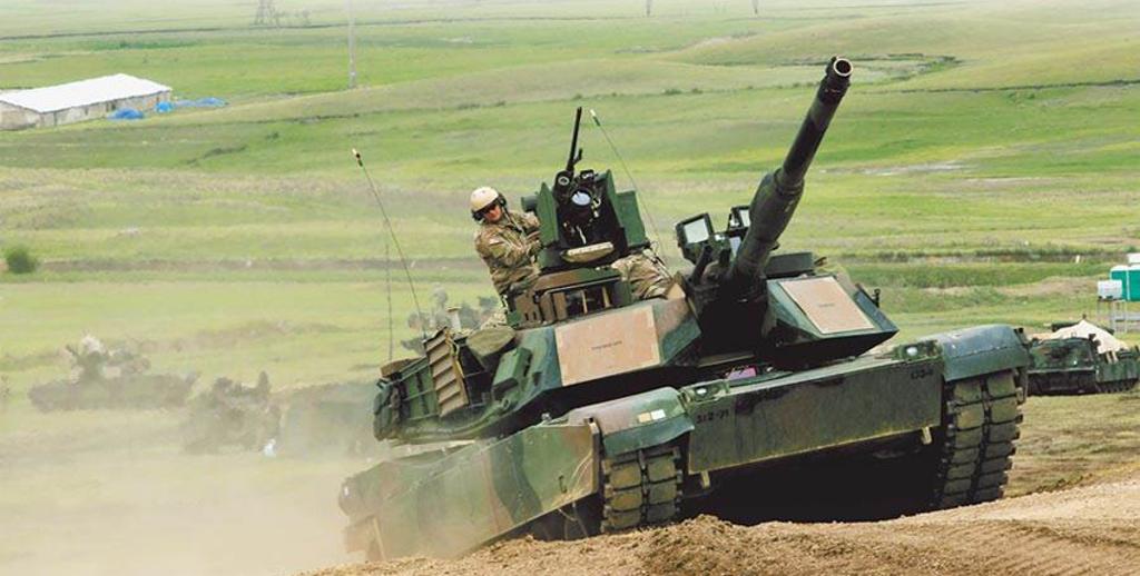 M1A2戰車，圖為M1A2戰車參與2016年英美聯合軍演。圖：美聯社