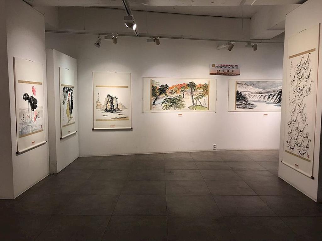 蔡俊章博士於韓國首爾Gallery LA MER美術館展出多幅作品