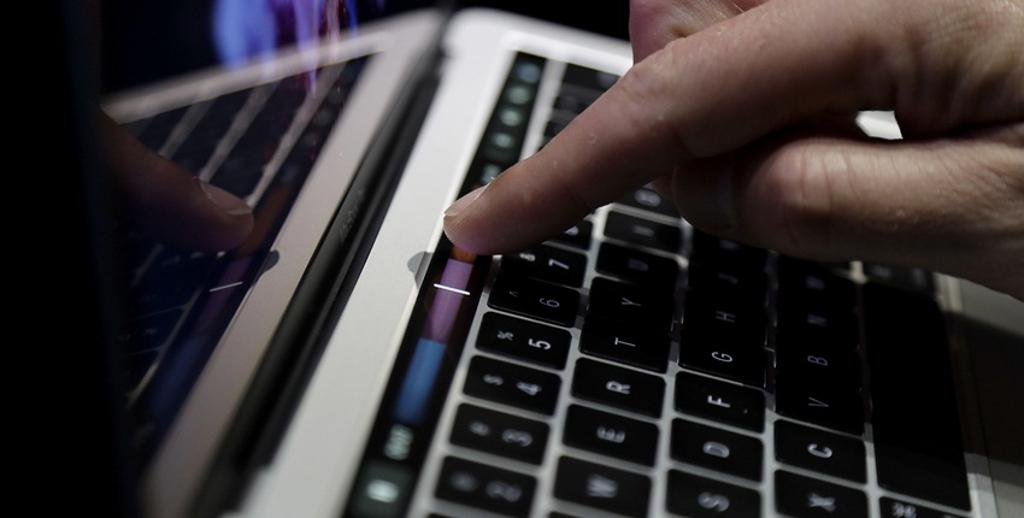 近期市場盛傳蘋果MacBook鍵盤將更改設計，茂林有望重回發光鍵盤供應鏈，挹注明年成長動能。圖／美聯社