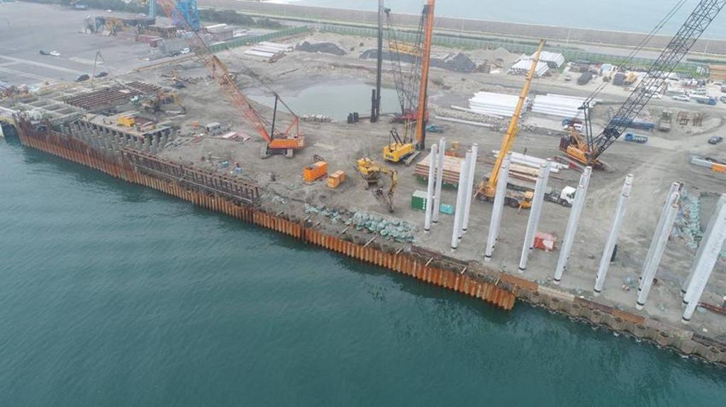 此為台中港106號碼頭新建工程施工現況。圖／台灣港務公司提供