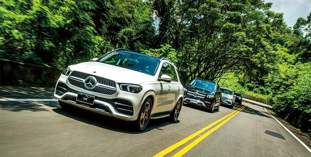 The new Mercedes-Benz GLE在道路試駕行進英姿。