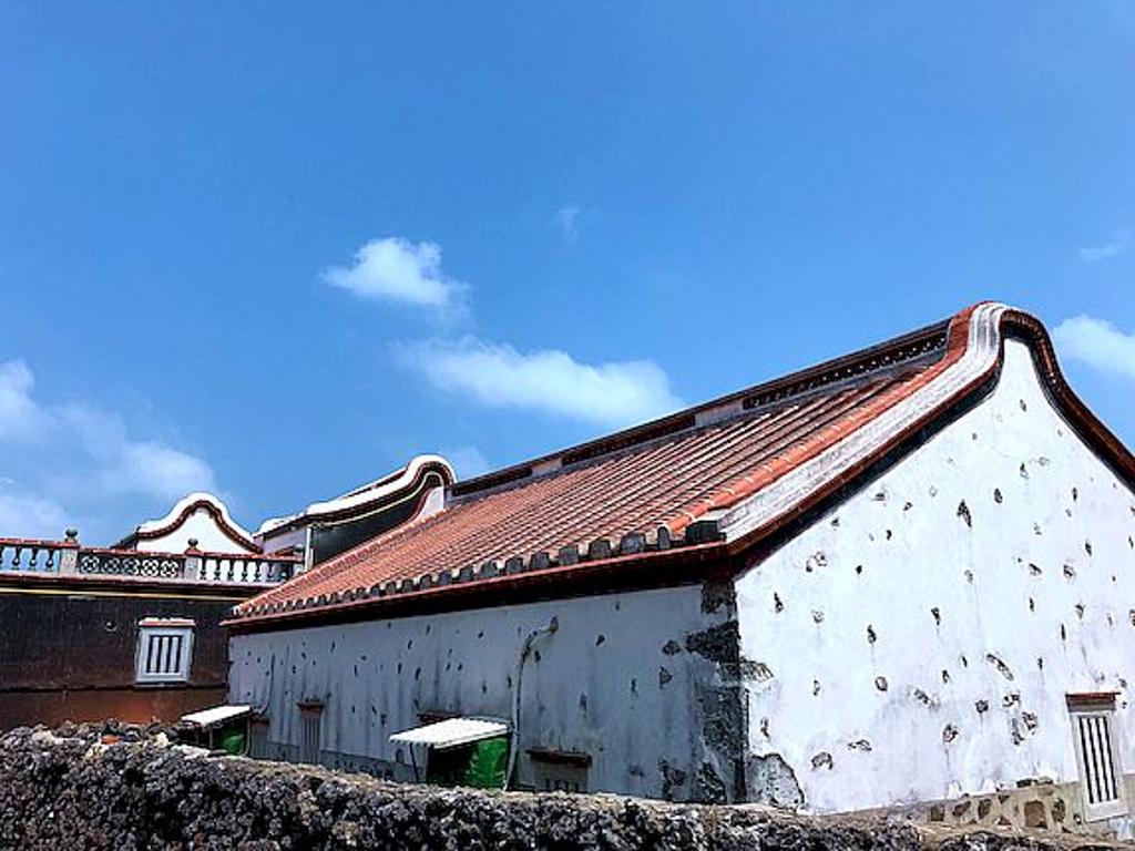 村內華麗的閩南式建築住宅