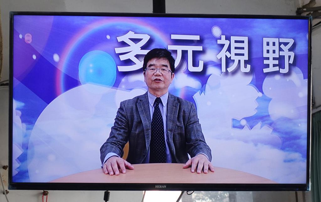 校園E化數位電視廣播系統也可以直播即時共同教學,或做為數位敎材學習使用。圖/黃俊榮攝