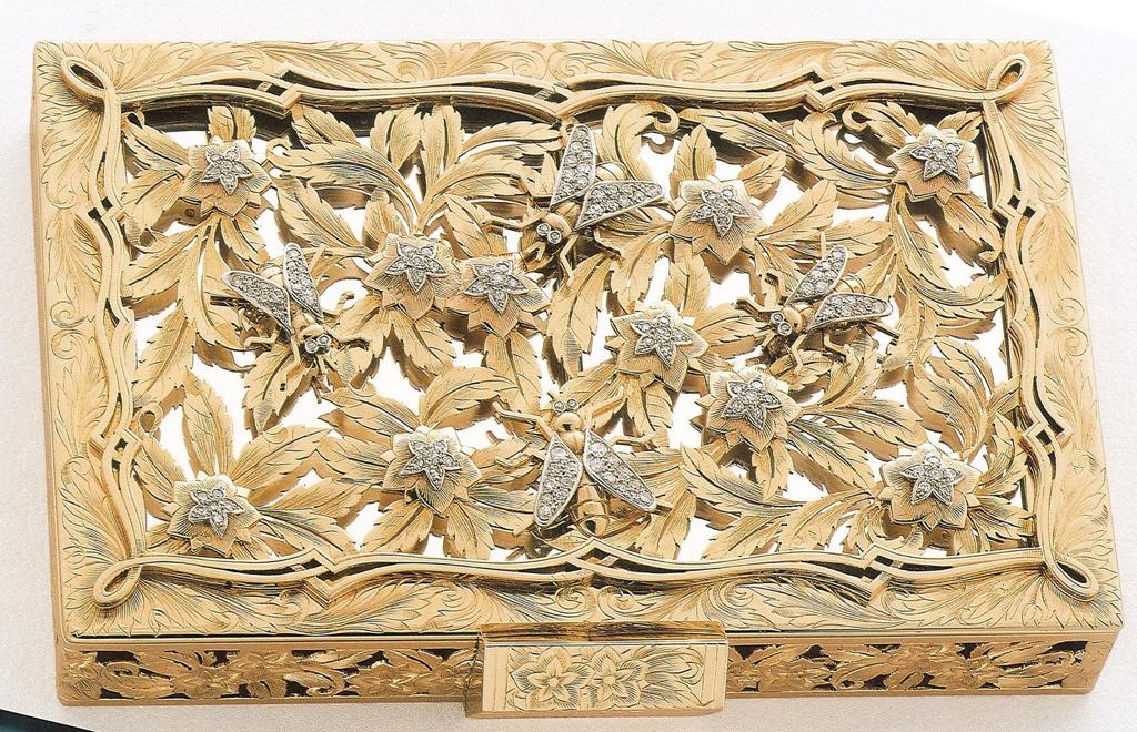 黃金鑽石化妝盒,1949年by Boucheron。