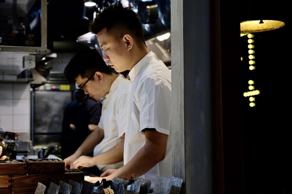 T+T 設定輕鬆價格合理，蔡元善（Johnny Tsai）主廚技術到位，此次與 EMBERS 主廚郭庭瑋（Wes Kuo）的配對，更讓人期待會擦出什麼令人驚豔的火花。