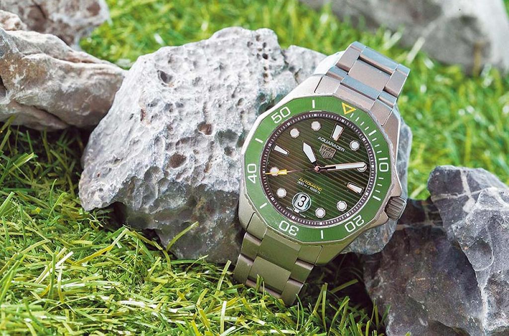 泰格豪雅在W&W表展上釋出一款Aquaracer Professional 300米綠面自動腕表，13萬8000元。圖／TAG Heuer提供