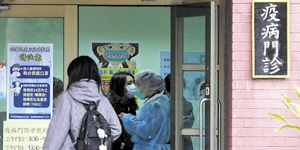 台灣疫情升溫，各產險防疫保單再度出現投保熱潮。圖／本報資料照片