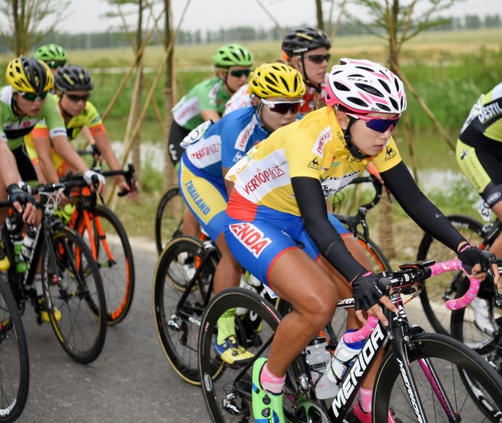 黃亭茵是台灣自行車運動史上唯一在World Tour一級賽事中身披領先者黃衫出賽的選手。圖／美利達提供