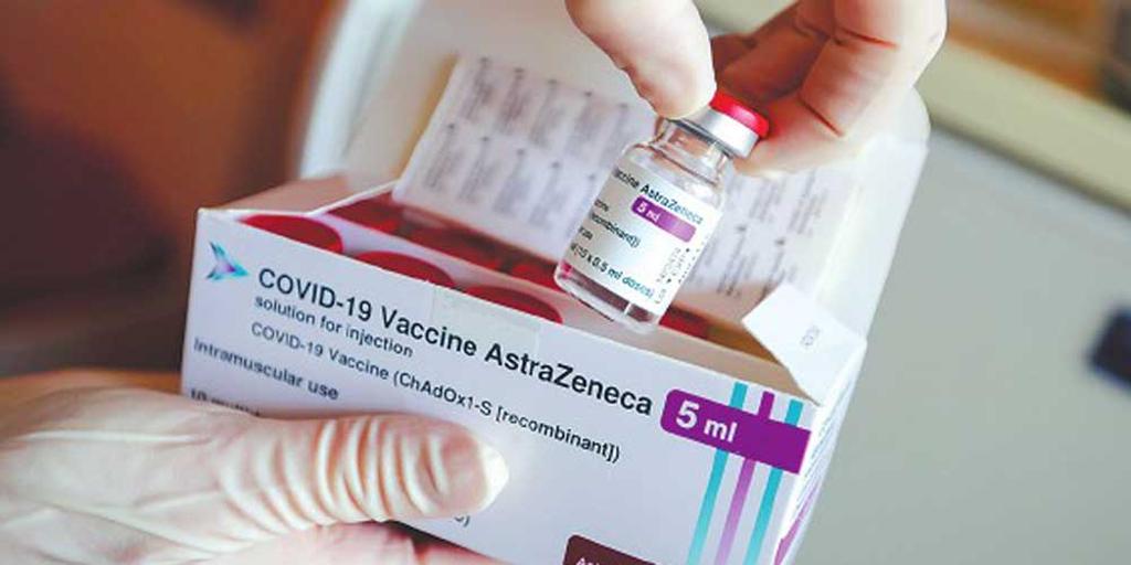 指揮中心昨宣布大規模疫苗接種辦法，規劃在6月至8月，若疫苗數量足夠，預計每周完成100萬劑的接種。圖為AZ疫苗外觀。圖／美聯社