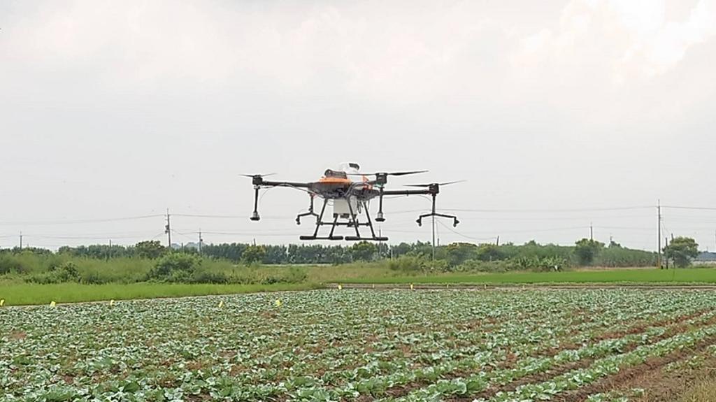 虎科大無人機應用領域涵括精準農業，投入精準噴藥與疫病防治，解決農業人力短缺問題。圖／虎科大提供