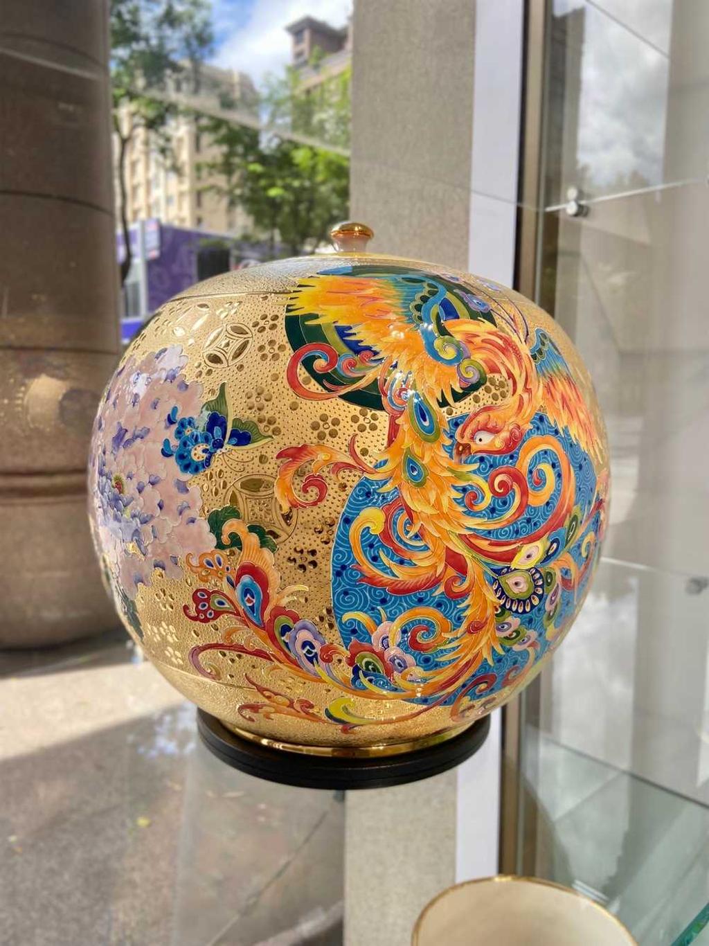 美術品・アンティーク・コレクション 台湾有名陶器 台華窯 Taiwan