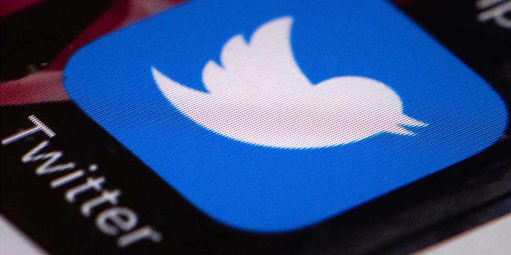 特斯拉執行長馬斯克收購社群平台推特後，推出「藍勾勾」付費訂閱制服務。圖／美聯社