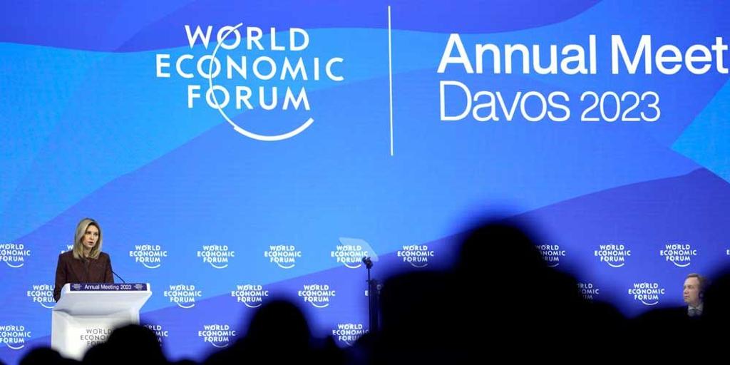 世界經濟論壇（WEF）17日在瑞士達沃斯登場，PwC於會中發布「第26屆全球企業領袖調查報告」，結果顯示73％全球企業領袖（CEO）對未來一年經濟前景感到悲觀。圖／美聯社