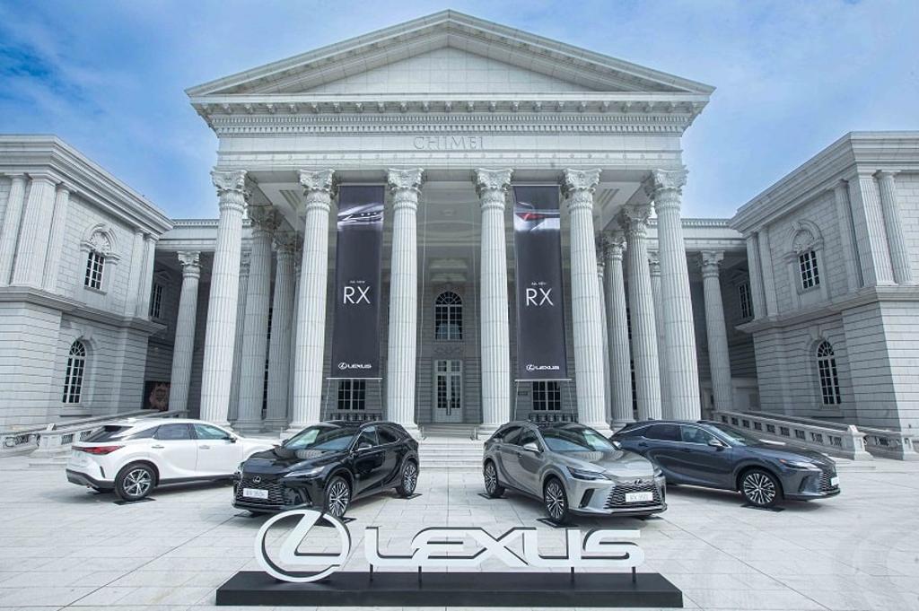   LEXUS旗下RX、NX、UX車系去年各在豪華中大型、中型、中小型SUV級距贏得銷售冠軍。圖為全新上市的LEXUS RX。 圖／業者提供 