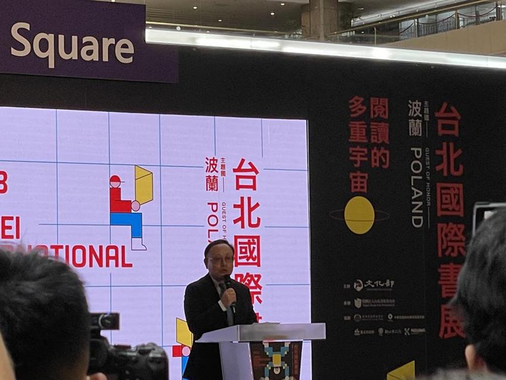 新任文化部長史哲出席台北國際書展，他表示，希望成為支持原創內容端的力量。圖／邱莉玲