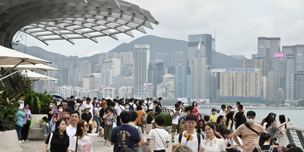 香港第二期2千港幣消費券將於16日發放。圖／中新社