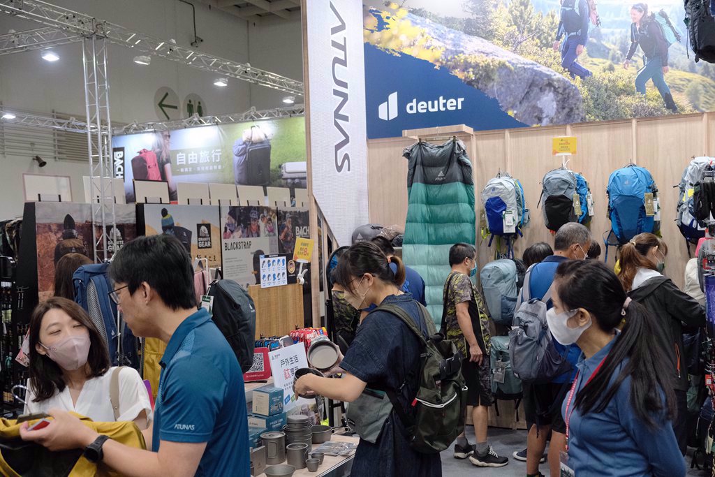 2023 Taiwan Outdoor Show戶外用品展今天開展，歐都納攤位擠滿人潮。圖／業者提供