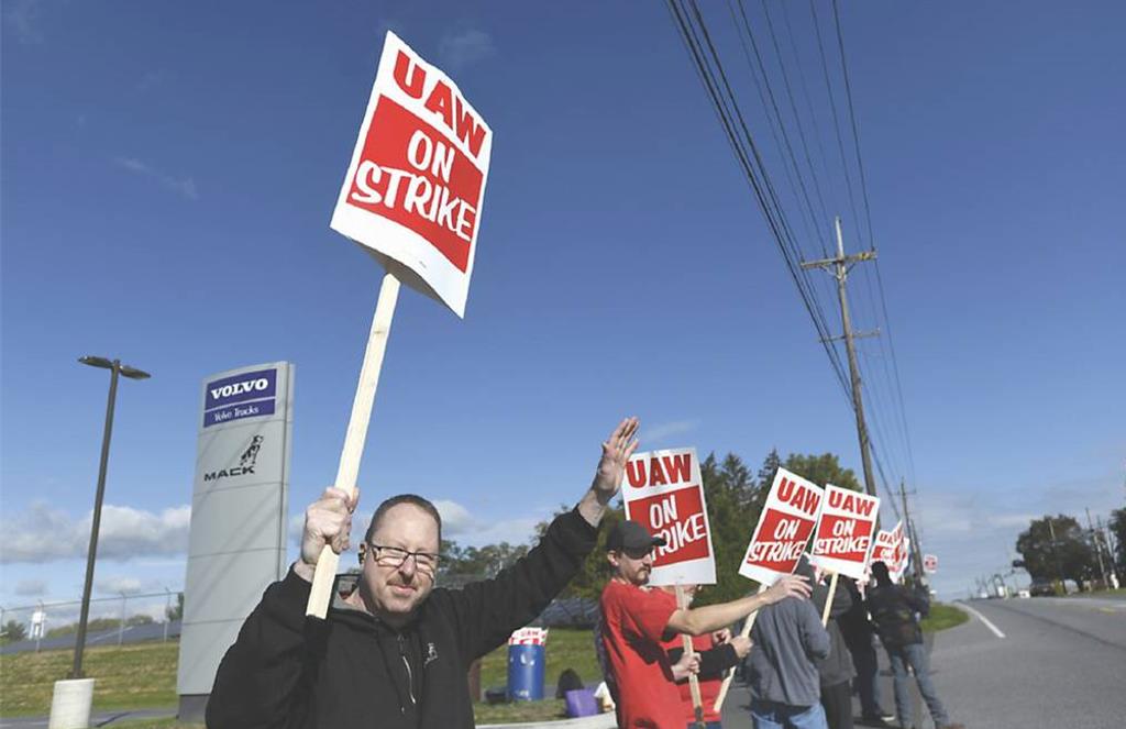 美國汽車工人聯合會（UAW）對底特律3大車廠發動罷工行動。圖／美聯社