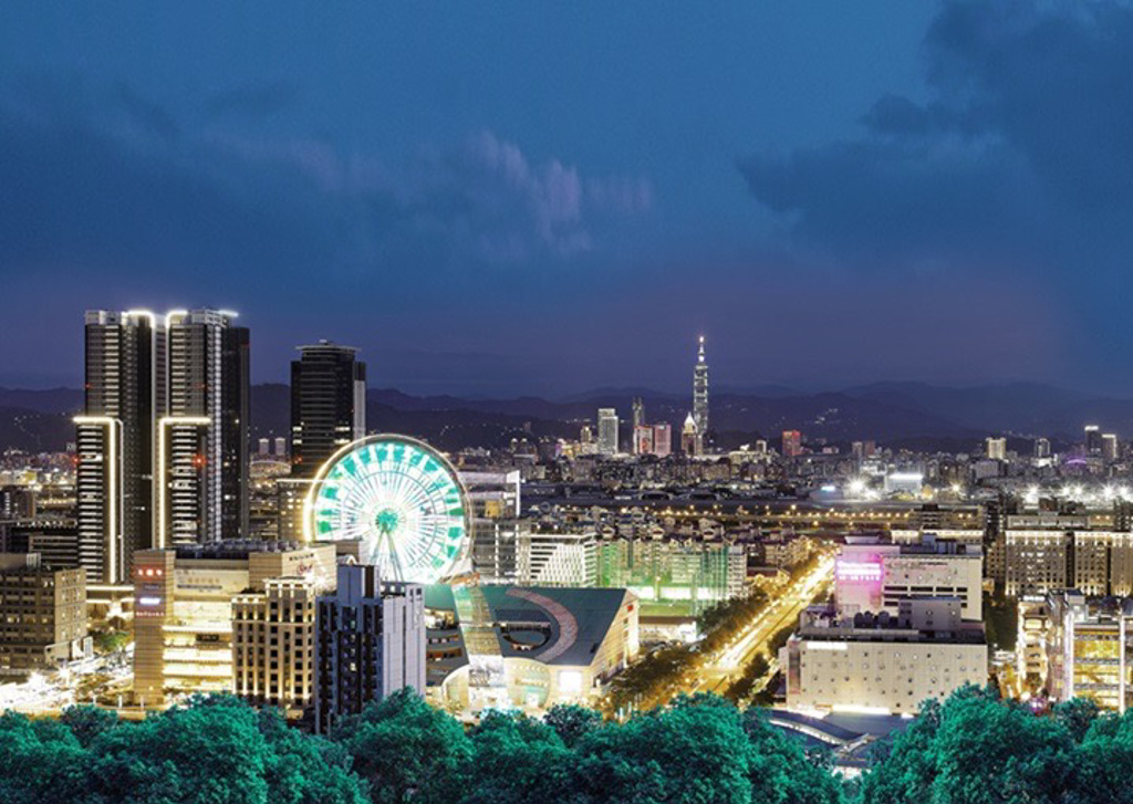 「冠德大直湛」除了山河環景，另一面更清楚遠眺台北市繁華盛景、101地標風光。圖/業者提供