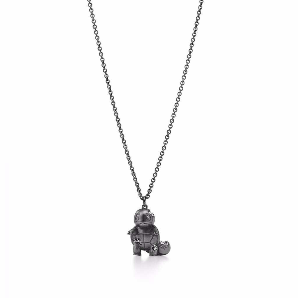 傑尼龜霧黑純銀鑲鑽吊墜項鍊。圖／Tiffany & Co.