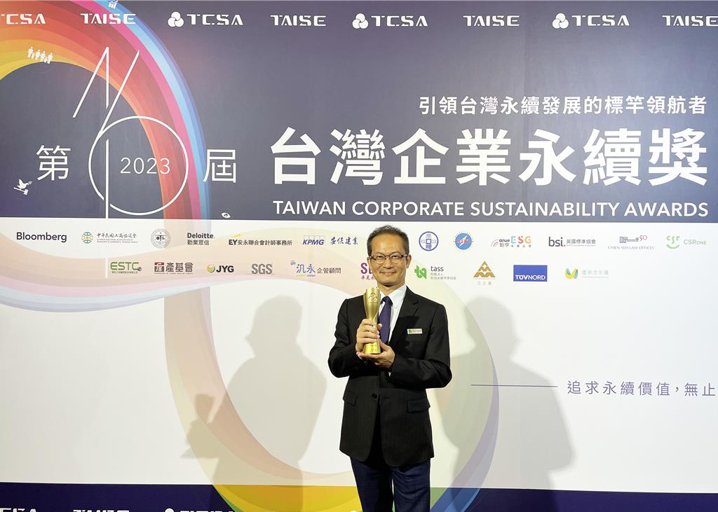 明基佳世達集團連續兩年榮獲「台灣100大永續典範企業」肯定，圖中為佳世達永續長林旺賜。圖／佳世達提供