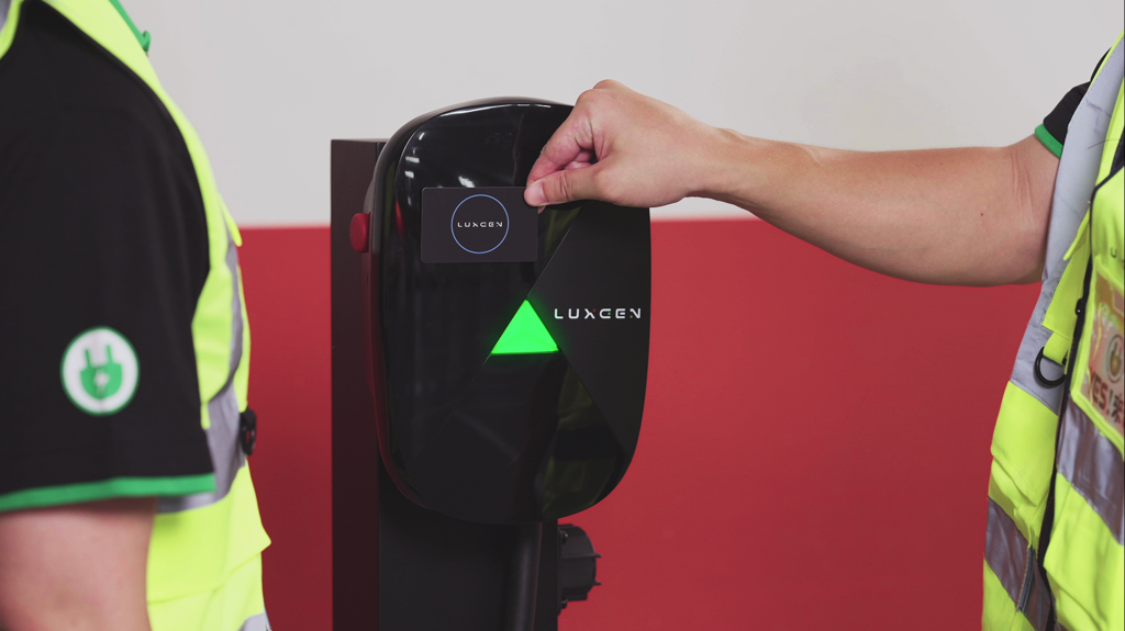 LUXGEN n7攜手裕電俥電宣布啟動電抵家家用充電樁安裝服務。圖／業者提供