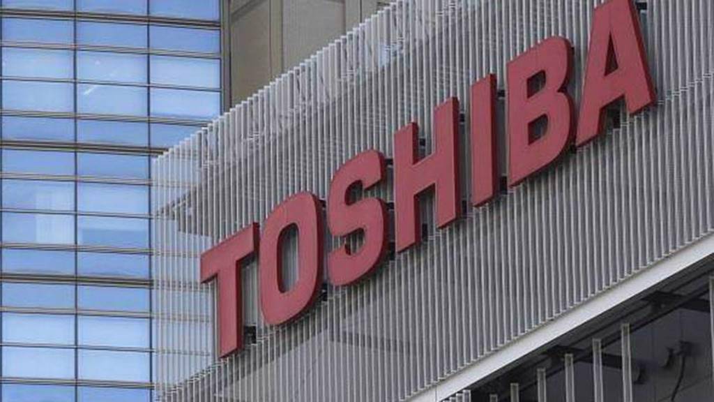 日本老牌企業東芝公司22日召開臨時股東大會，通過公司私有化提案，宣布將於2023年12月20日從東京證券交易所退市。圖／美聯社
