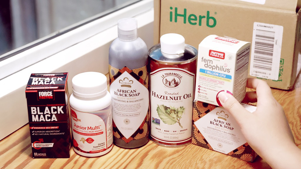 iHerb從營養補充品到個人護理產品，讓台灣消費者一站就能輕鬆購入全世界超過40000種品牌產品。圖／iHerb提供