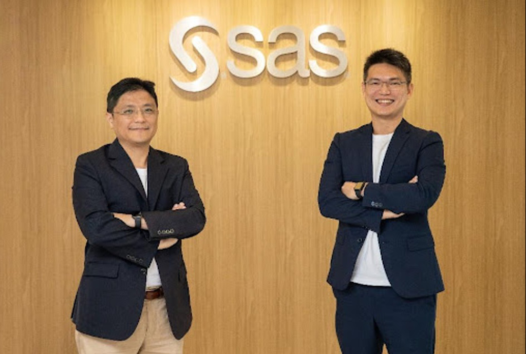 SAS 副總經理陳新銓與顧問陳昶佑，分享製造業如何借力 AI 打造更高效永續的生產模式，迎接工業 5.0 新時代的到來。圖/SAS Taiwan提供
