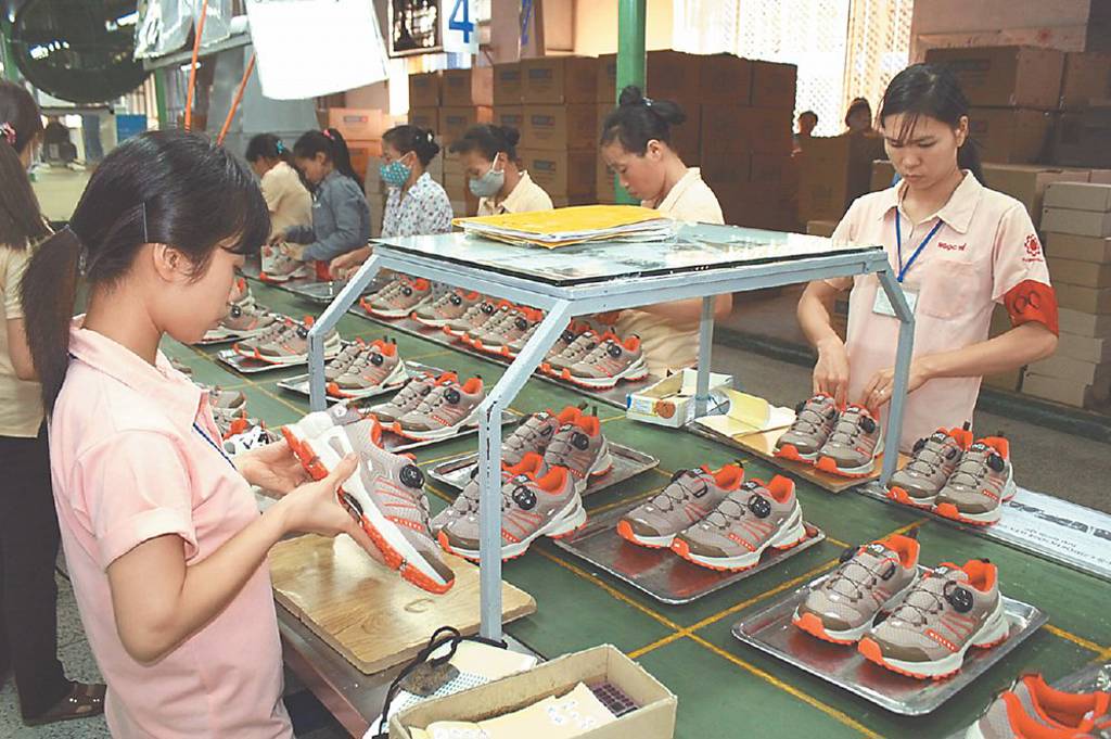 自明年1月17日起停止對大陸鞋靴課徵反傾銷稅。圖／本報資料照片