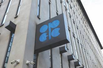 OPEC+擴大減產 油價不漲反跌