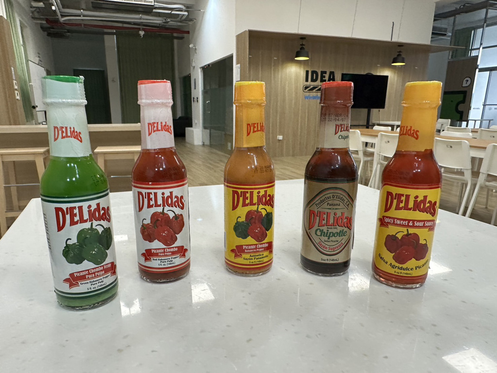 德利達斯辣椒醬來自巴拿馬，擁有一系列五種風味。圖/陳宥學