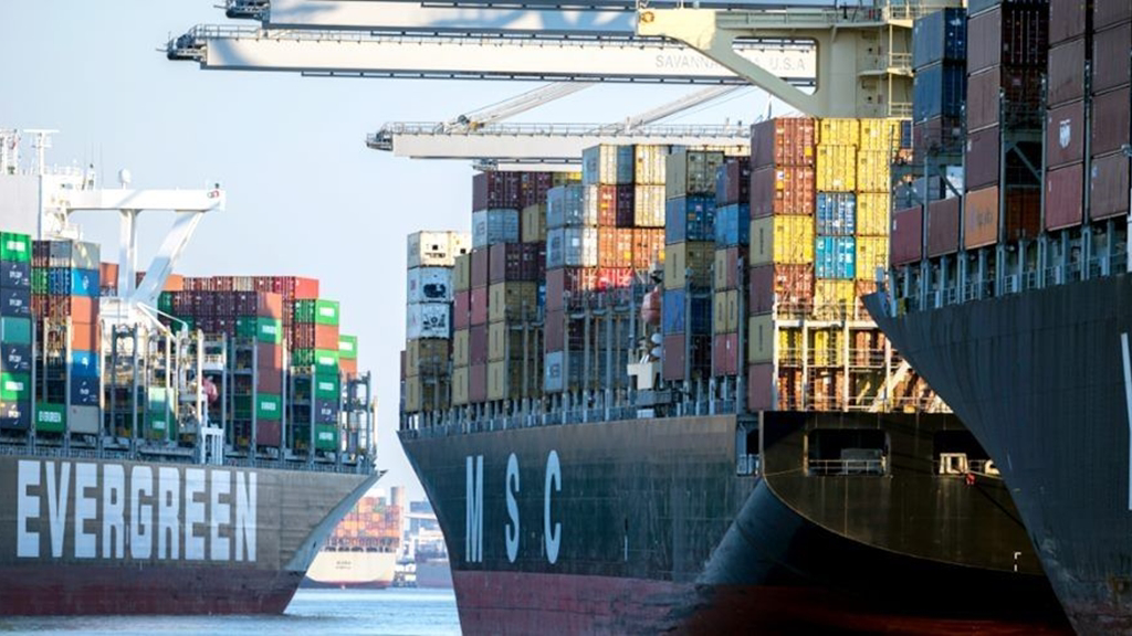 上海出口貨櫃運價指數SCFI 8日連二紅。圖／美聯社