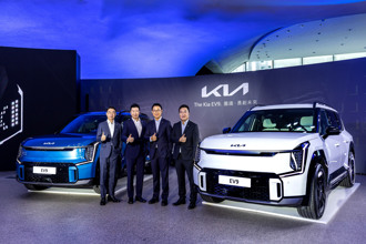 The Kia EV9純電智慧LSUV啟動預售 閃亮品牌全國巡展熱烈展開