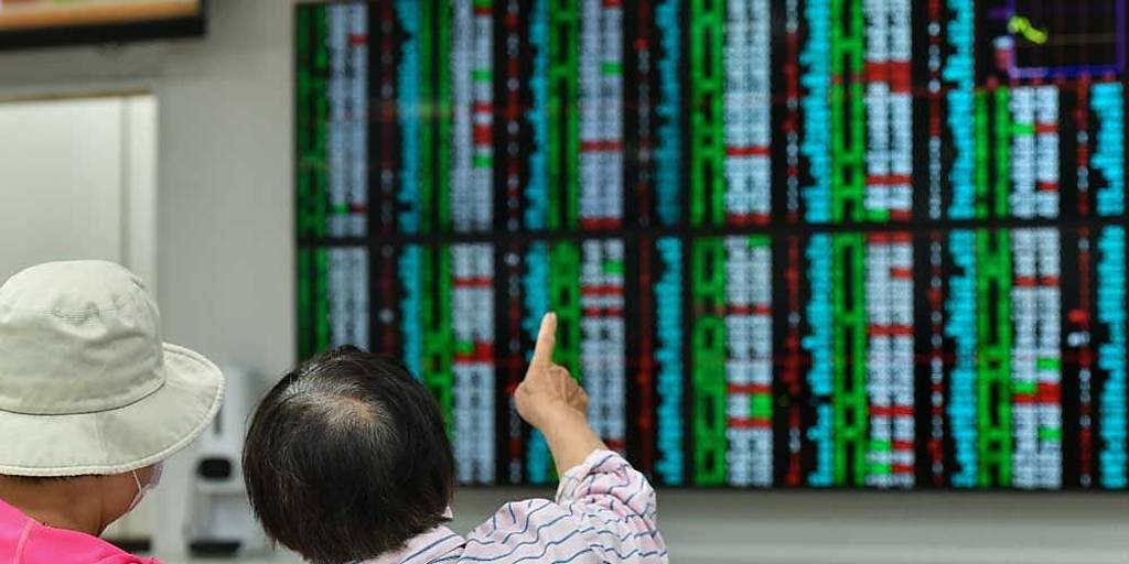 台股跌逾300點險守21K 這2檔金融股量價齊揚