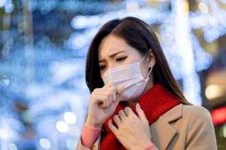獨》新冠疫情、流感升溫 衛生局估「這時段」恐最高峰