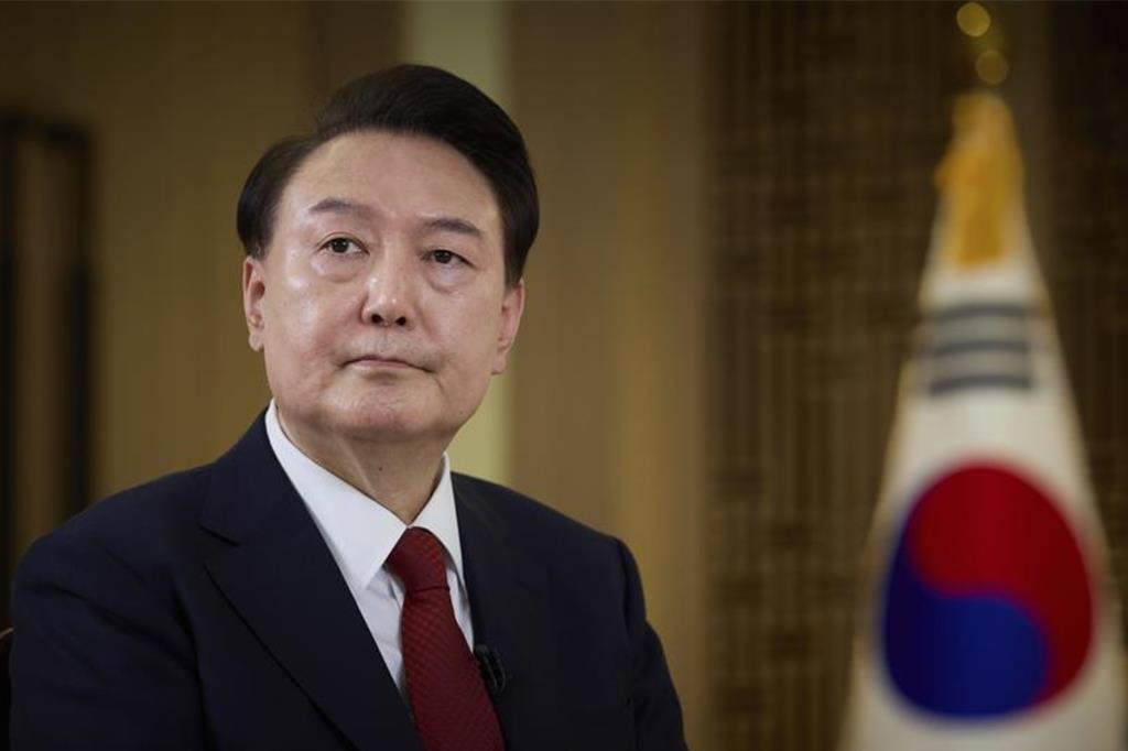韓國總統尹錫悅在首爾龍山總統府，接受KBS電視台獨家訪談。（圖／美聯社）