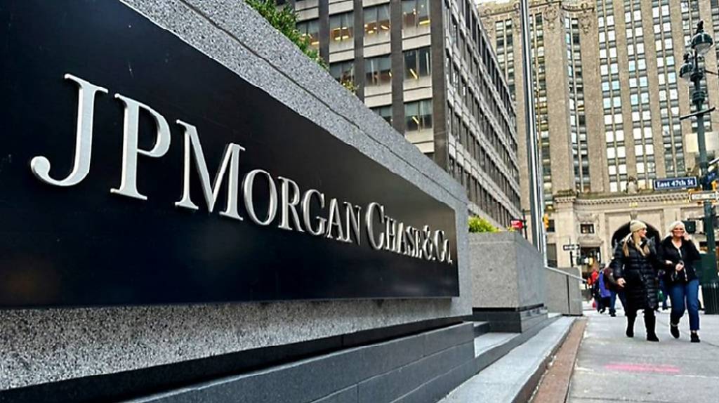 華爾街也瘋礦!摩根大通啟動百億基金 第一槍瞄準銻與金
