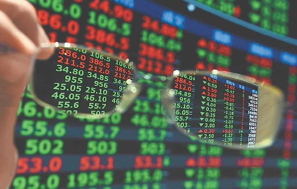 台股早盤跳水逾600點失守28K 惠特、車王電等中小型股漲停接棒