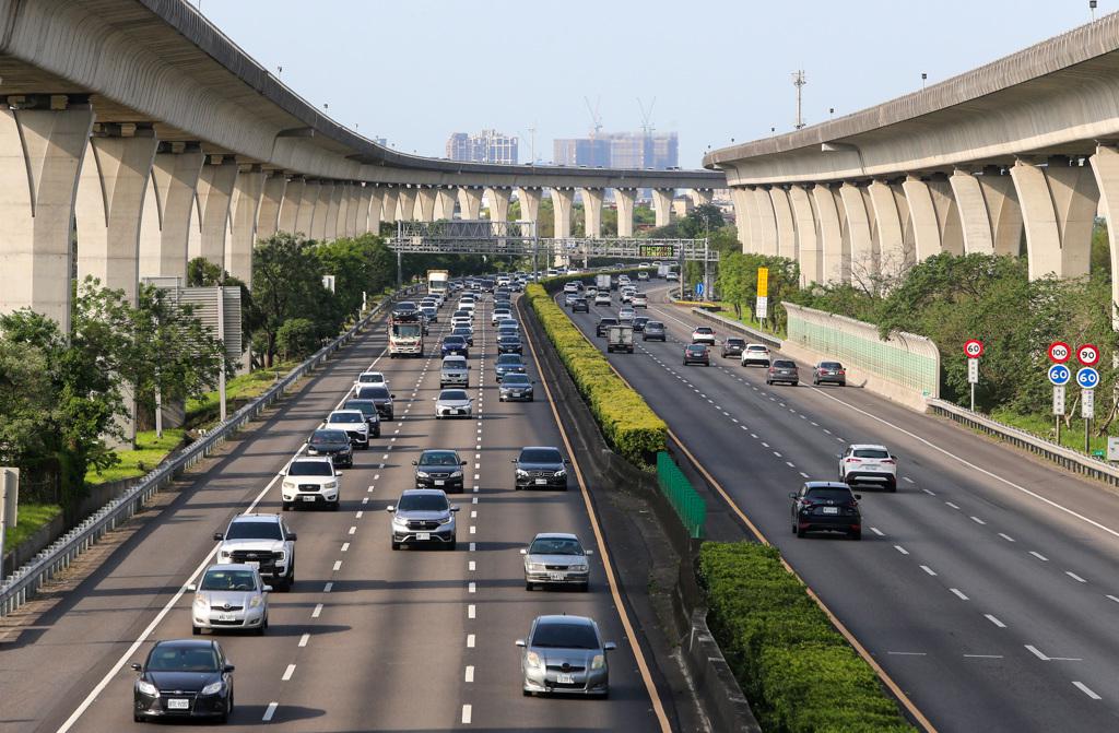 春節收假倒數!初四北返恐塞到凌晨 高公局點名「黃金出發時段」