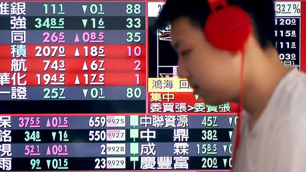 台股月K線收紅在望 台積電再戰千金 股東會、法說會連發