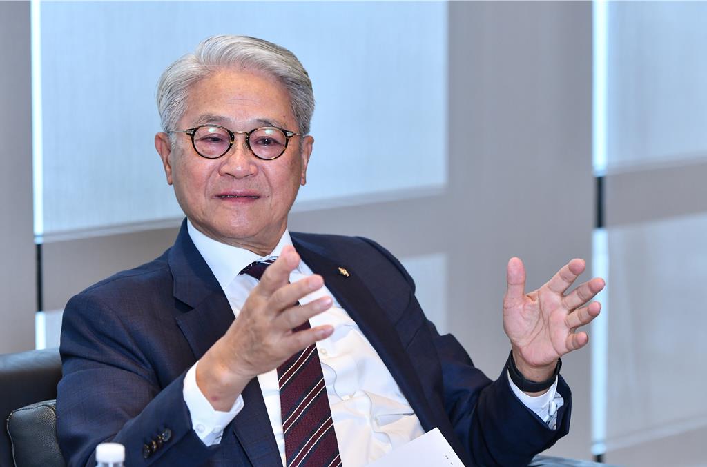 新新併歷時20年成真！專訪吳東亮：深耕台灣、立足亞洲、面向世界