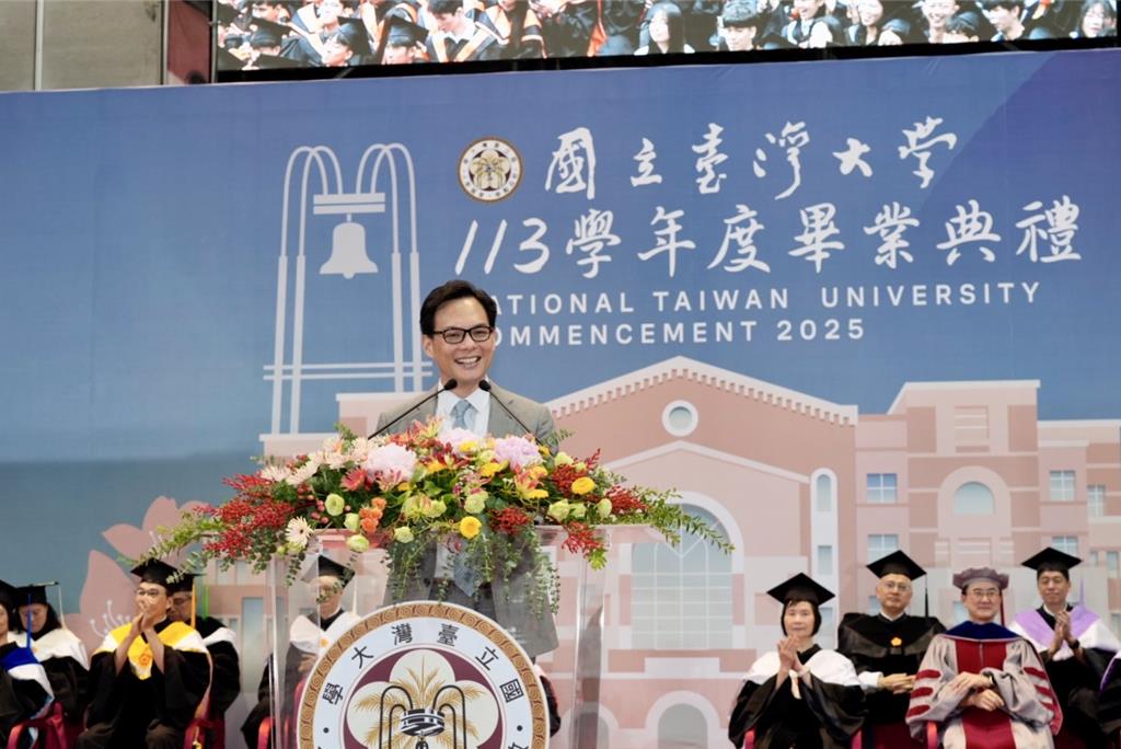 遲到23年的畢業典禮  台灣大總座林之晨終於補上台大句點