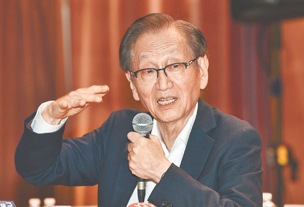 施崇棠：華碩全力轉型全方位AI公司