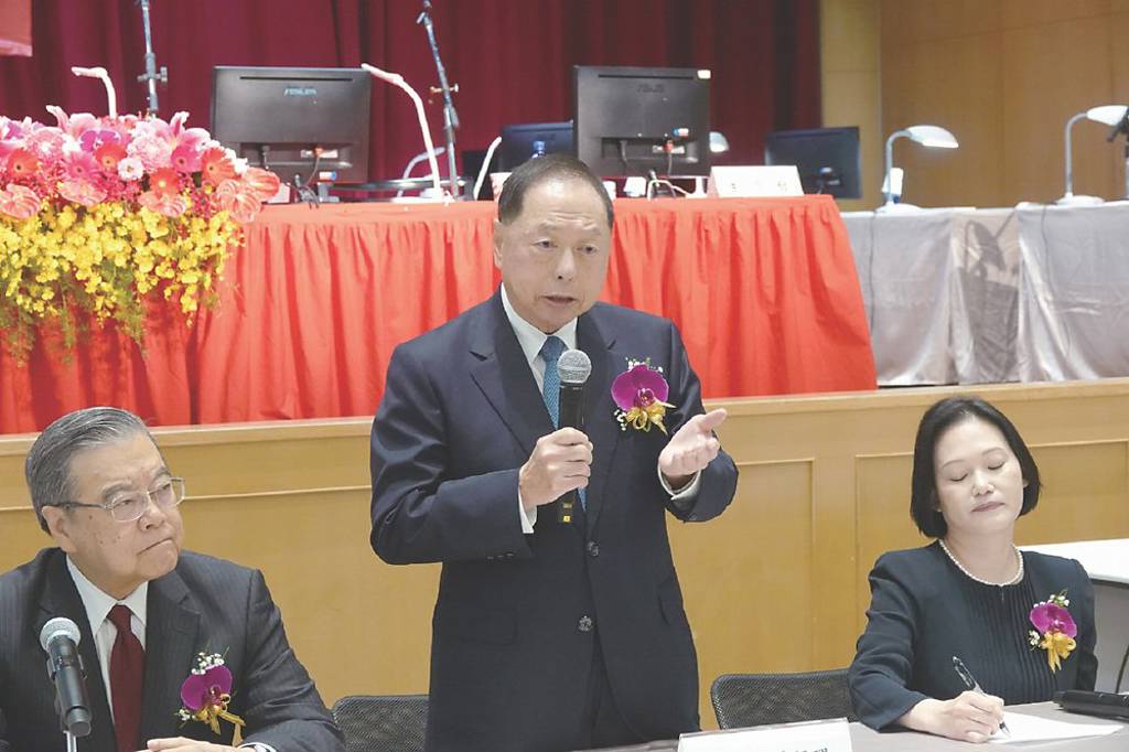 亞泥射雙箭 營運成長動能強