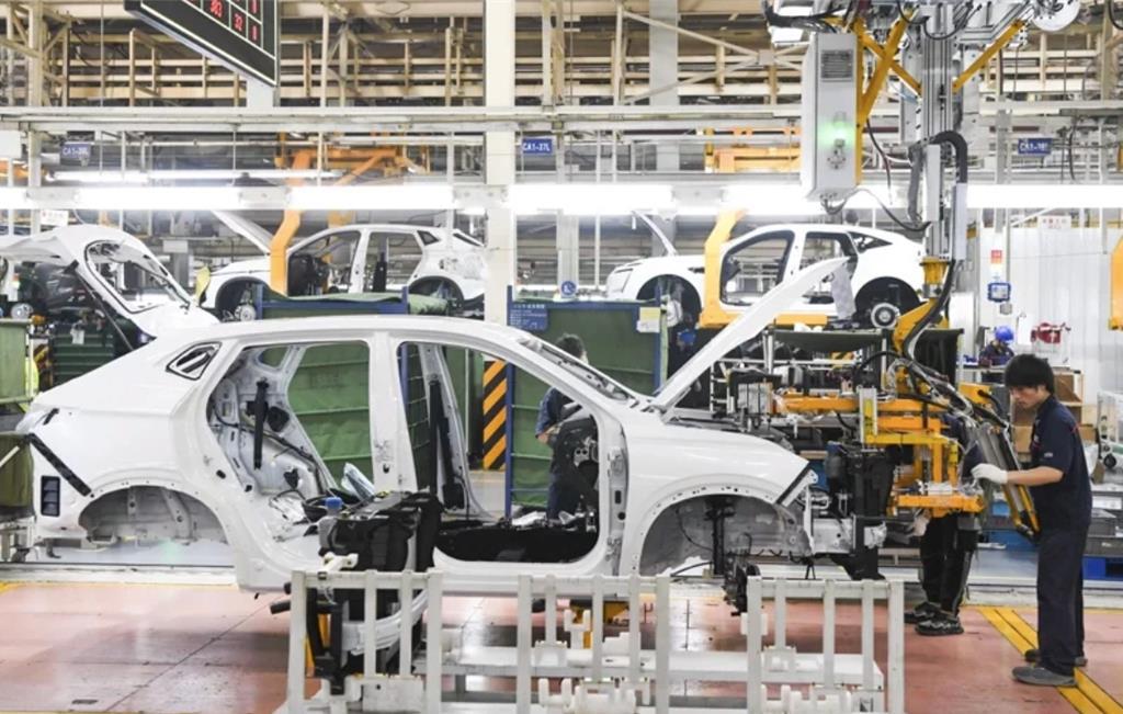 車企價格戰衝擊產業鏈供應鏈 中汽協提「公平競爭原則」