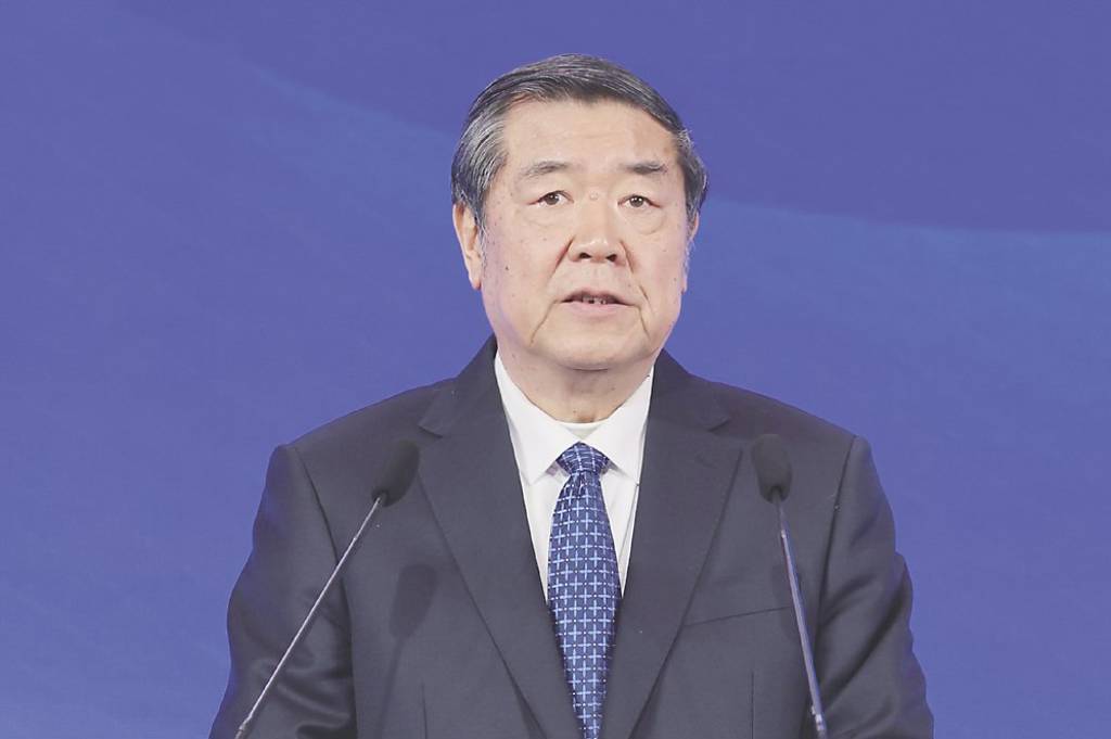 與美交鋒 中國鐵三角》何立峰 深耕閩南擅與外企溝通