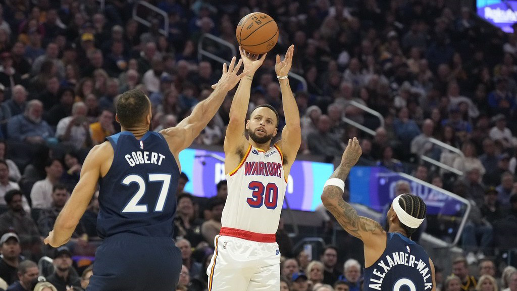 柯瑞「熱手」連發？揭開NBA三分球大神背後的心理科學