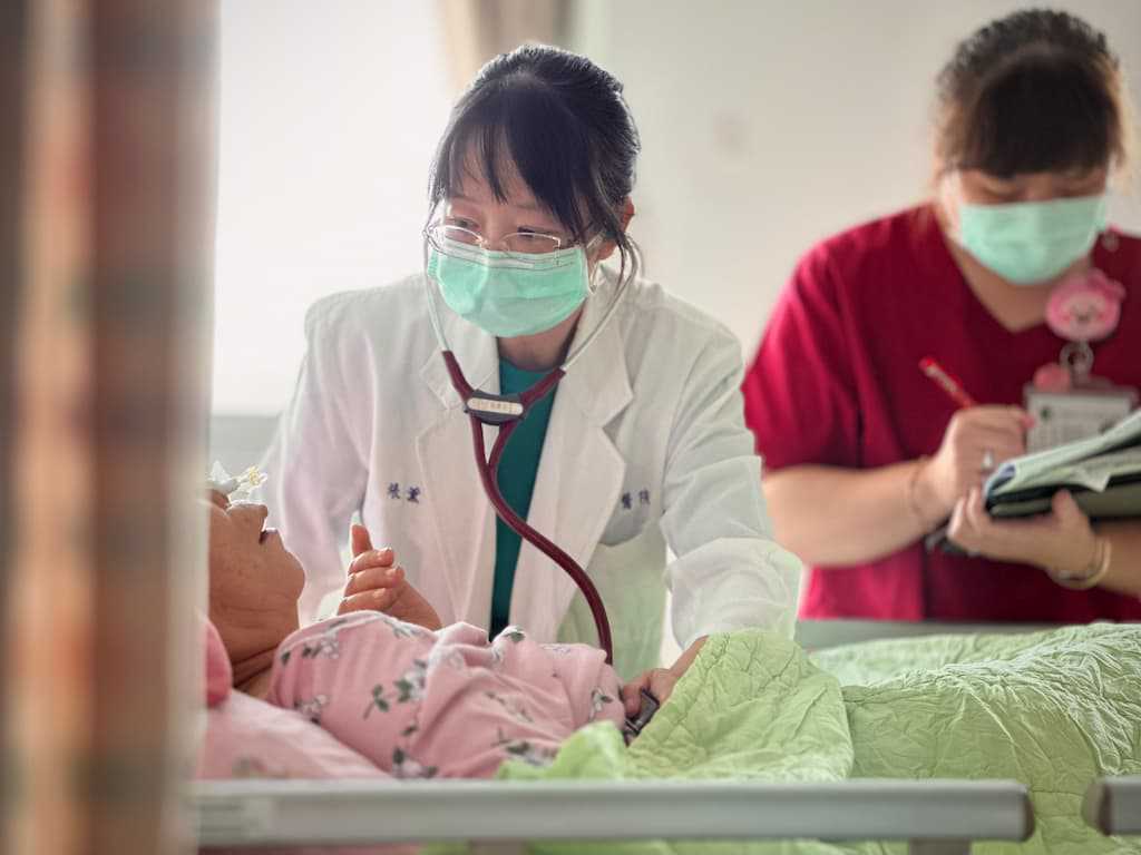 在愛裡牽手說再見 聖功醫院聖方濟之家愛的送行                          